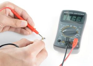 Measuring Negative and Positive Polarity with a Single Probe: How?